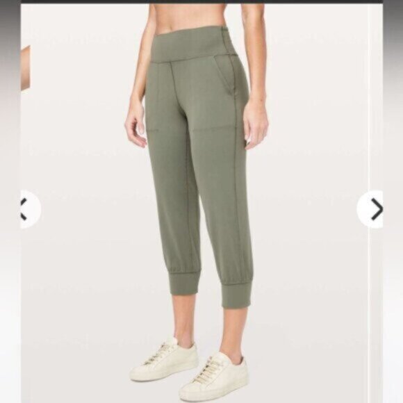 Lululemon Align Jogger Crop *23" Grey Sage EUC Nulu Size 8 EUC - Picture 12 of 14